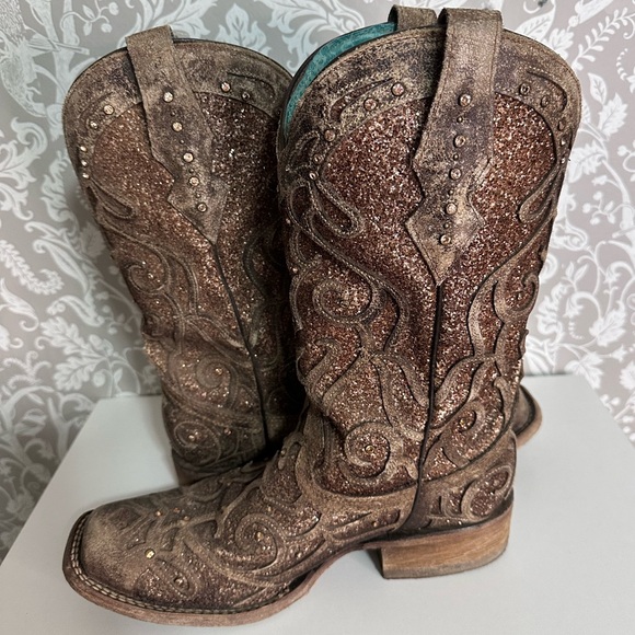 Corral Women’s Size 9.5M Glitter Inlay & Stud Taupe/Gold Square Toe Boots C3483 - Picture 9 of 13